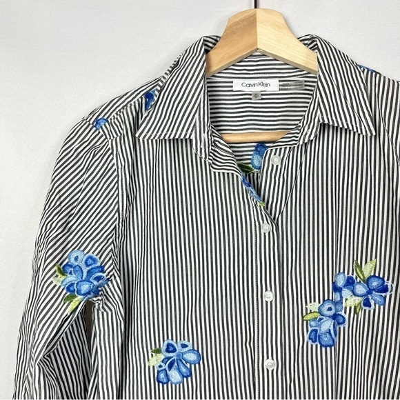 Calvin Klein Floral Embroidered Stripe Boyfriend Long Sleeve Button Down XS - Picture 4 of 5